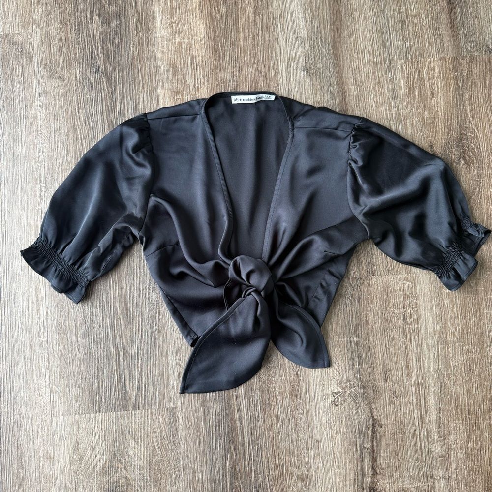 Abercrombie Tie Front Cropped Blouse